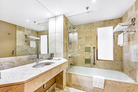 Private Apartment In The Heart Of Surfers Paradise - Accommodation Cooktown 5