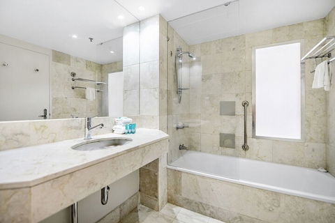 Private Apartment In The Heart Of Surfers Paradise - Accommodation Cooktown 7