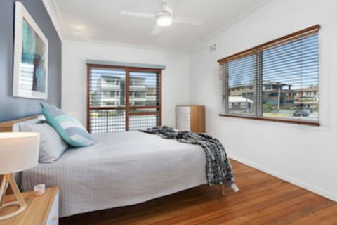 BEACH HOUSE On PEARL - Accommodation Cooktown 0
