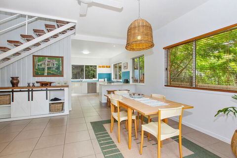 BEACH HOUSE On PEARL - Accommodation Cooktown 3