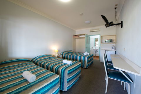 Lamington Hotel Motel - Accommodation Cooktown 4