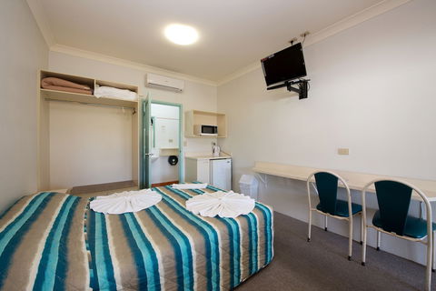 Lamington Hotel Motel - Accommodation Cooktown 3