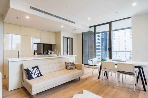 Fabulous City 2 BDR Apt In New Building - Accommodation Cooktown 7