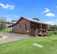 The Log Cabin 47 Jetty Road - Accommodation Cooktown