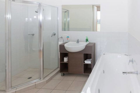 South Shores Yellowfin Villa 95 South Shores Normanville - Accommodation Cooktown 6
