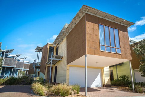South Shores Yellowfin Villa 95 South Shores Normanville - Accommodation Cooktown 2