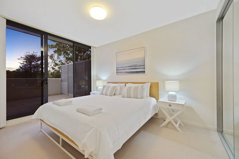 HomeHotel Spacious Luxury Apt Next To Shopping - Accommodation Cooktown 7