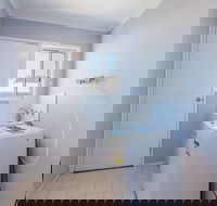 THE Lighthouse Surf Side - Accommodation Cooktown