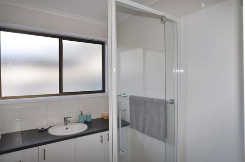 Kyeema Free Wifi & Netflix PET Friendly - Accommodation Cooktown 2