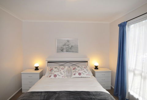 Kyeema Free Wifi & Netflix PET Friendly - Accommodation Cooktown 3