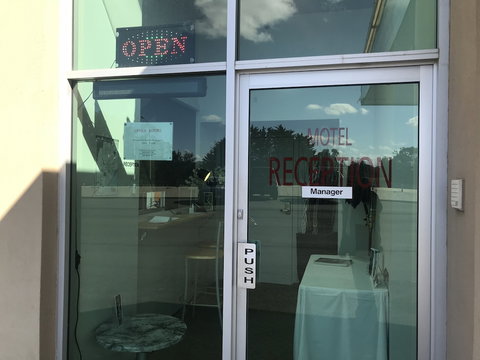 Rivers Apartments & Motel Sale Gippsland - Accommodation Cooktown 5