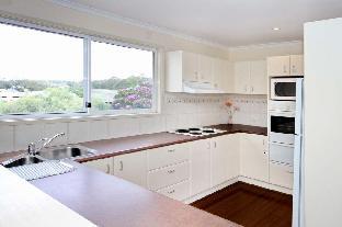 Redman Place 2 / 9 - Accommodation Cooktown 2