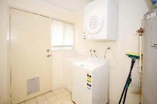 Redman Place 2 / 9 - Accommodation Cooktown 4