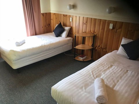 Kellraine Holiday Units - Accommodation Cooktown 3