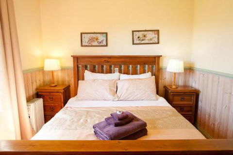 Minimbah Farm Cottages Family Farmstay Choose From 2 & 3 Bedroom Cottages & 6 Bedroom House - Accommodation Cooktown 4