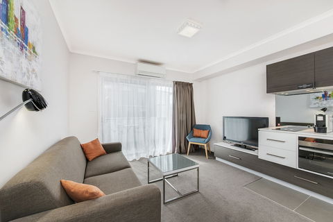 Abode Tuggeranong - Accommodation Cooktown 6