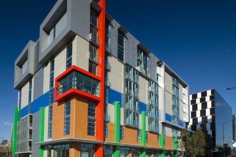 Docklands Private Collection Of Apartments - Digital Harbour - Accommodation Cooktown 3