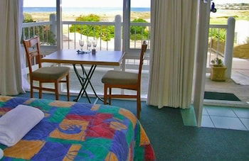 A Great Ocean View Motel - Accommodation Cooktown 3