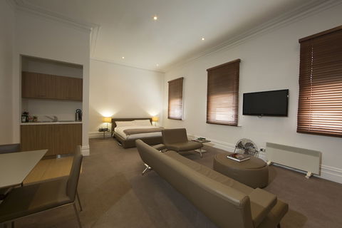 The Ikon Hotel - Accommodation Cooktown 4