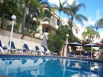 Sundeck Gardens - Accommodation Cooktown 2