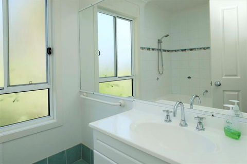 SPINNAKER 1 - Accommodation Cooktown 6