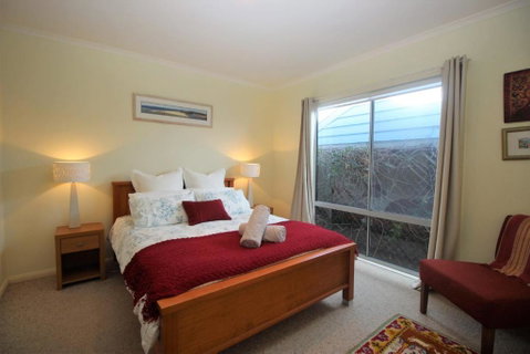 POINT BREAK WEEKLY ONLY - Accommodation Cooktown 3