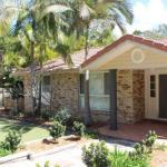 FRANGIPANI BEACH HOUSE PET FRIENDLY 22 Belbourie Cres Boomerang Beach - Accommodation Cooktown 0