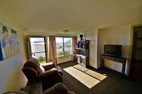 AAA Views 2 View Street - Accommodation Cooktown 2