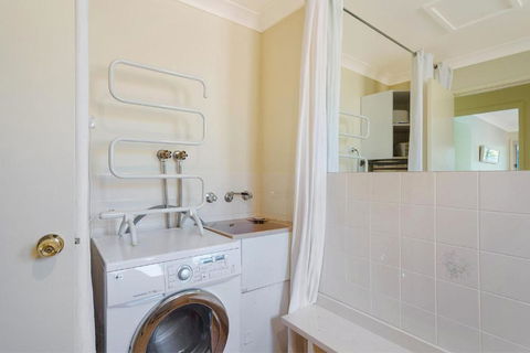 Beach Breakers Apartment Stunning Views - Accommodation Cooktown 4