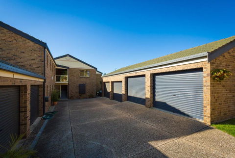 Beach Breakers Apartment Stunning Views - Accommodation Cooktown 6