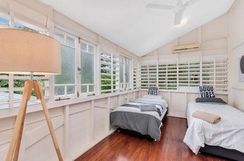 Edge Hill Holiday Home / Cairns - Accommodation Cooktown 2