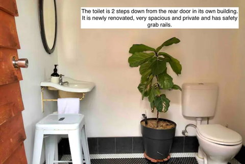 The Shopkeepers Quarters - Accommodation Cooktown 3