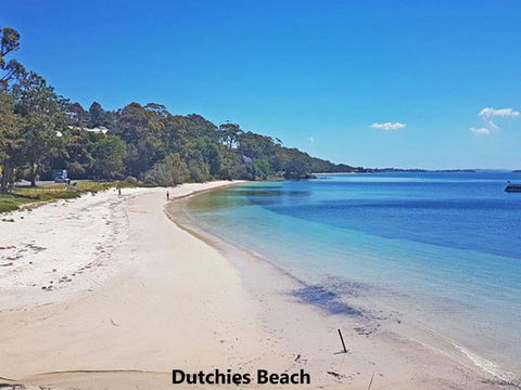 Baggies On Dutchies 9 Burbong Street Large House With Aircon Boat Parking & Waterviews - Accommodation Cooktown 5