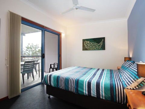 Baggies On Dutchies 9 Burbong Street Large House With Aircon Boat Parking & Waterviews - Accommodation Cooktown 3