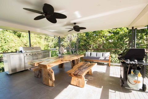 Beautiful Modern Luxury - Accommodation Cooktown 2