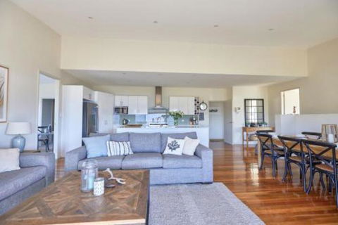 Alpine Air - Accommodation Cooktown 7