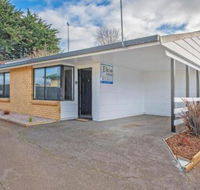 Elkie Villa 2 Bedroom Unit Burnie - Accommodation Cooktown