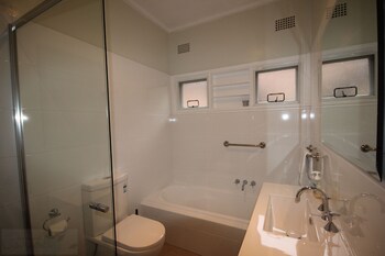 Fairways Close - Accommodation Cooktown 4