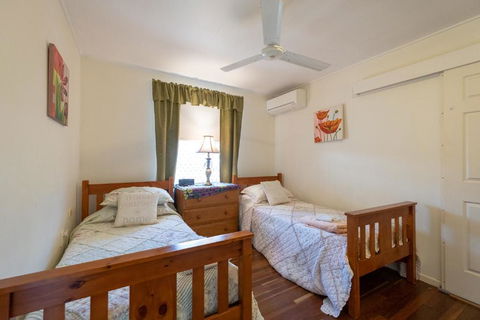 Southside Central Unit - Accommodation Cooktown 6