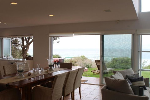 22 On COAST (Weekly Only) - Accommodation Cooktown 3