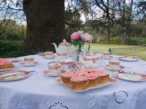 Robin Hill Manor Rambling Retreat & Tennis Court - Accommodation Cooktown 2