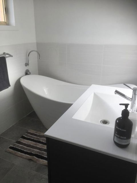 At HOME On HOLMES - Accommodation Cooktown 4