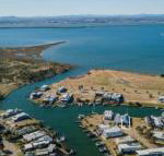 Pelican Landing Stunning Lake King Views - Accommodation Cooktown