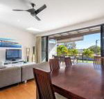 Unit 3 Rainbow Surf Modern double storey townhouse with large shared pool close to beach  shop - Accommodation Cooktown