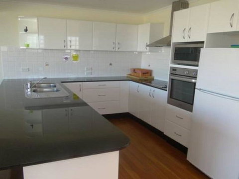 Ultimate Beach House 19a Graham Street Views Peace & Quiet - Accommodation Cooktown 5