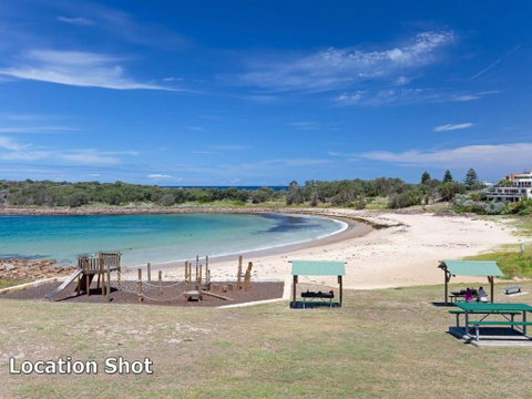Ultimate Beach House 19a Graham Street Views Peace & Quiet - Accommodation Cooktown 1