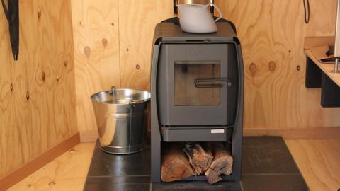 BAY Of FIRES ECO HUT Off Grid Experience At Binalong Bay - Accommodation Cooktown 5