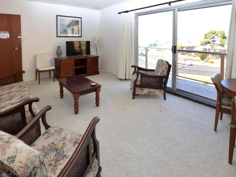 Anchorage 10 Water Views From Balcony - Accommodation Cooktown 4