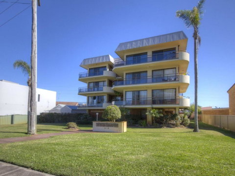 Champagne Court 1 With Water Views - Accommodation Cooktown 5