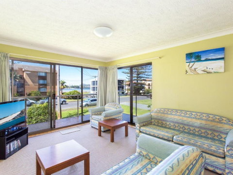 Champagne Court 1 With Water Views - Accommodation Cooktown 1